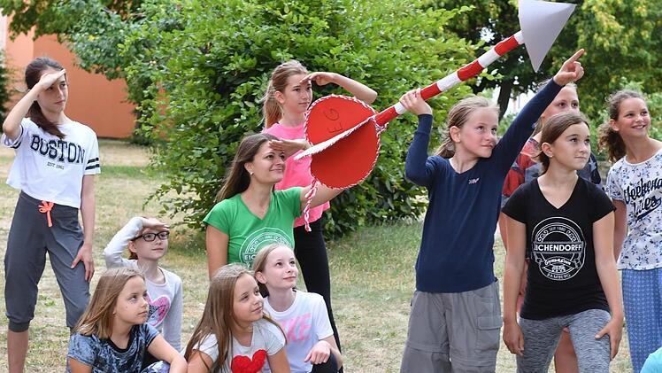 Die Gruppe "Schüler experimentieren" mit Lehrerin Silvia Kaufmann Foto: R. Rinklef