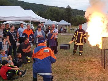 Eindrucksvoll wurde vorgef&uuml;hrt, welche Gefahren von einer Rauchgasexplosion ausgehen. Foto: Christian Licha
