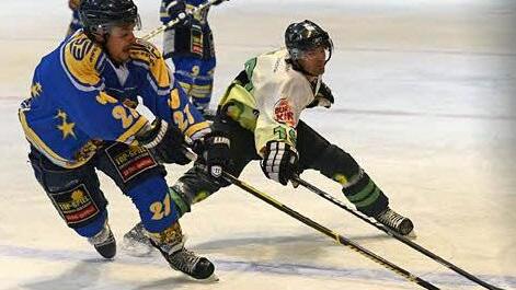 Daniel Jun (rechts) im Duell mit Christian Birk...