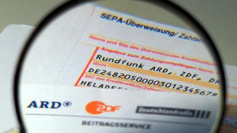 Rundfunkgebühr in der Rente: Wer sich befreien lassen kann
