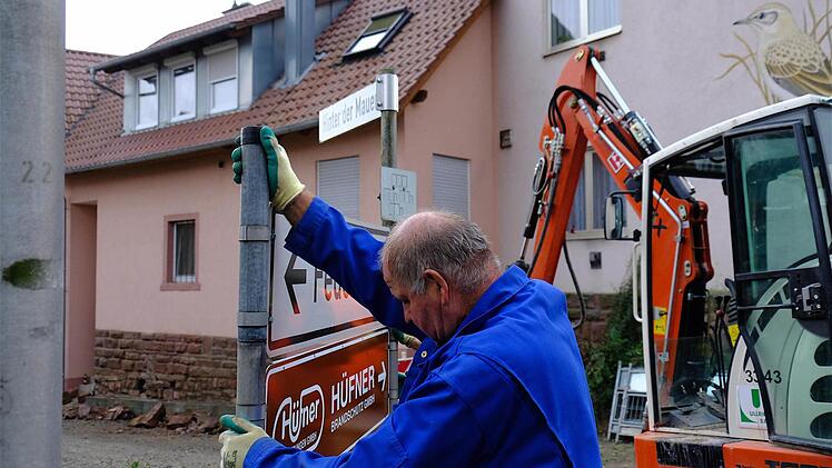 Auf der Baustelle "Hinter der Mauer", die wegen der Straßensanierung besteht, werden auch neue Gasleitungen verlegt.  Foto: Gerd Schaar