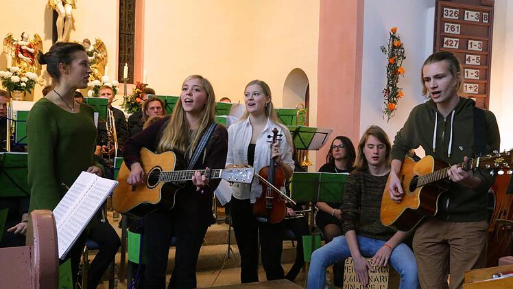 Romana Riedel, Antonia Pospiech, Lena Thiem, Marius Tuffner und Johannes Gerwien sind das Projekt BMB. Foto: Franz Galster