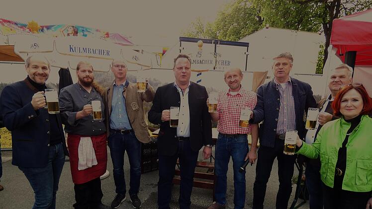 Die Eröffnung des Volksfestes ließen sich auch viele offizielle Gäste nicht entgehen. Foto: Werner Reißaus
