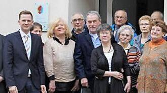 Der Awo-Ortsverein Bad Rodach hat einen neuen Vorstand. Der scheidende Vorsitzende Helmut Franzl zeichnete noch langjährige Mitglieder bei der Hauptversammlung aus.  Foto: Carsten Höllein