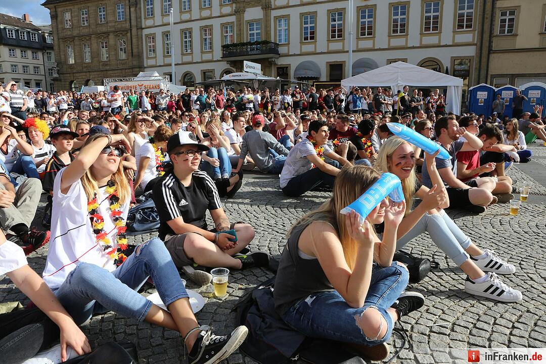 Bamberg; Public-Viewing zum Spiel Deutschland gegen Nordirland; Foto: Barbara Herbst
