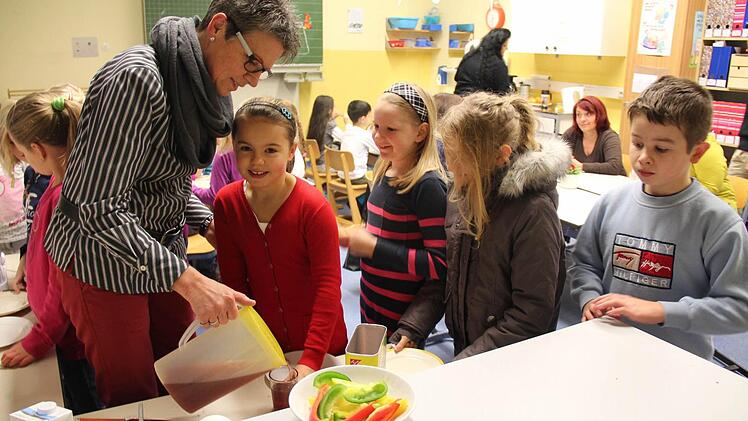 Zweite Bürgermeisterin Jutta Köhler ist begeistert von dem Schulprojekt. Foto: Johanna Blum