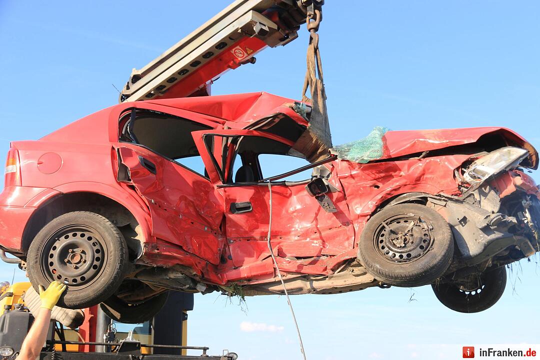 Schwer Unfall auf B470 bei Dachsbach