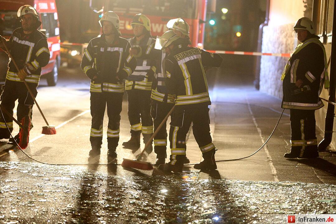 Unbekannte sprengen Geldautomat im Kreis Schweinfurt – Großfahndung läuft