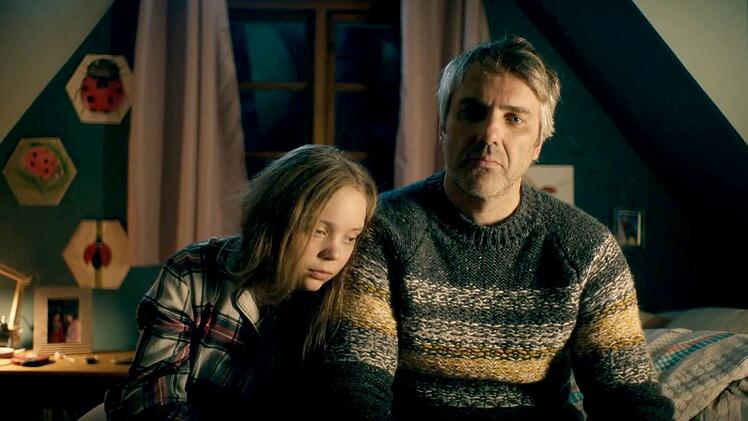 Der Fischer Mads (Stefan Rudolf) macht sich Sorgen um seine Tochter Hanne (Lale Andr&auml;). Das M&auml;dchen ist Autistin und kommt in der Au&szlig;enwelt nicht gut klar. Der Job im Restaurant tat ihr gut, doch nach Jornas Tod m&ouml;chte deren Witwe Airin sie loswerden.