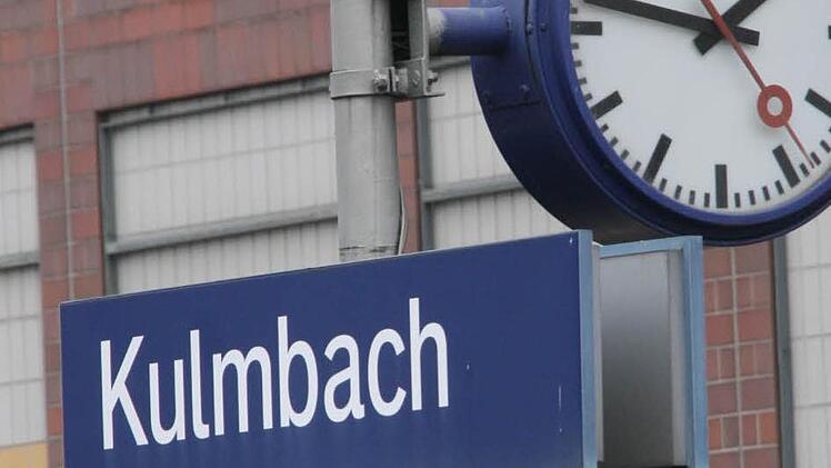 Noch einmal: Uhr am Kulmbacher Bahnhof