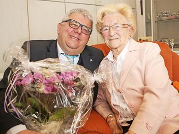 Die Glückwünsche der Stadt Bamberg überbrachte Bürgermeister Wolfgang Metzner (SPD). Foto: RiegerPress