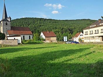 Bis 2009 stand hier das Alte Brauhaus. Seit dem Abriss versucht man eine Verwendung für die Brauhausbrache zu finden und ist immer noch auf der Suche nach einer Lösung.  Foto: Karl-Heinz Hofmann