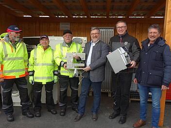 Die offizielle Neueröffnung (von links): Rüdiger Friedel, Rolf Roschlau, Rüdiger Götz, Michael Busch, Udo Döhler, Wolfgang Sommer. Foto: Doris Weidner