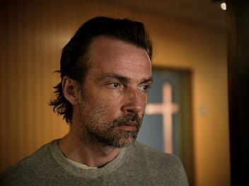 Frank (Lucas Gregorowicz) sinnt im Thriller-Drama "Die Zukunft ist ein einsamer Ort" auf Rache.