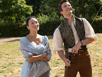 Die vierte Staffel von "Bridgerton" erz&auml;hlt von Benedict Bridgerton (Luke Thompson) und Sophie Baek (Yerin Ha).