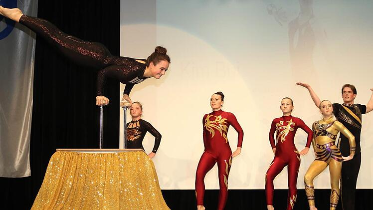 Beeindruckend waren bei der Sportgala der Coburger Turnerschaft die zum Teil waghalsigen Vorführungen der Sportakrobaten. Fotos: Michael Stelzner
