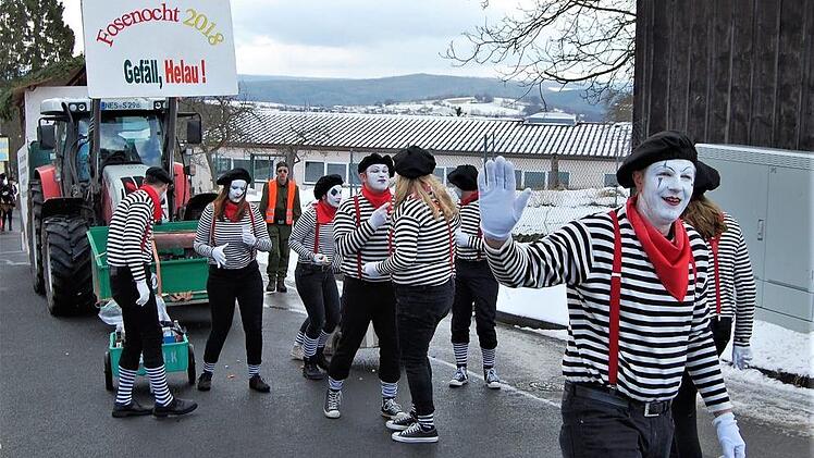 Faschingsumzug am Rosenmontag in Stangenroth. Foto: Sigismund von Dobschütz
