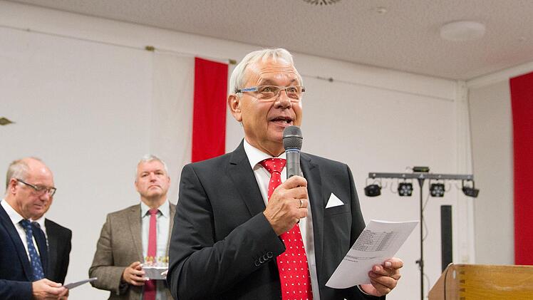 Eberhard Wohl moderierte den Ehrenabend.Jule Müller
