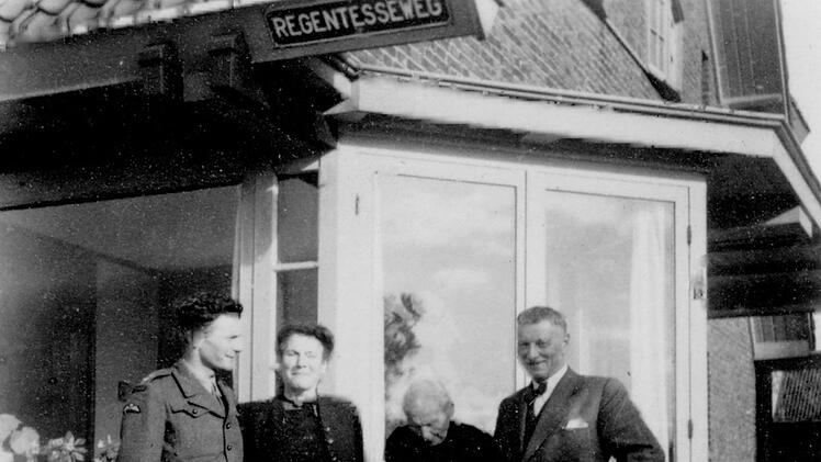 Nach der Rückkehr seiner Eltern aus dem Konzentrationslager Theresienstadt im Juni 1945 kommt es in den Niederlanden zum Wiedersehen zwischen ihnen und Freddies Großmutter.