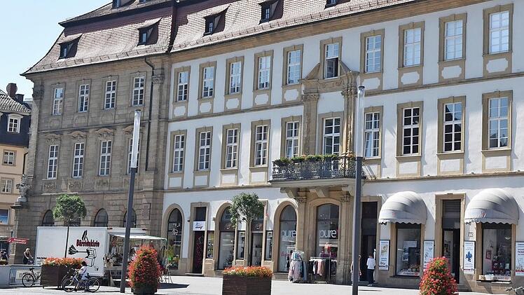 Ein stadtprägendes Barockgebäude soll zum neuen Kulturzentrum werden: das Krackhardthaus am Maxplatz. Davor ist eine Freischankfläche geplant.   Fotos: Ronald Rinklef