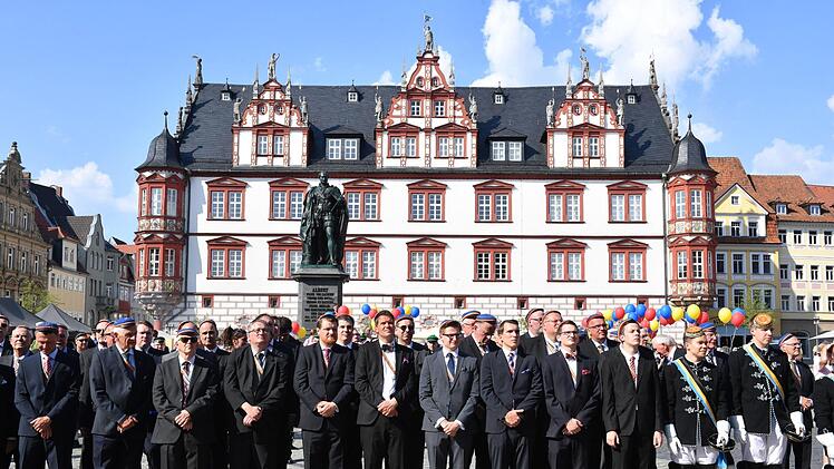 Impressionen vom Einzug am Freitagnachmittag.  Foto: Ronald Rinklef