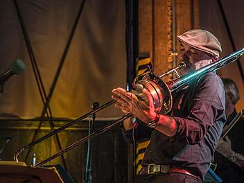 Posaunist und Arrangeur Micha Winkler aus Dresden ist in der Kulmbacher Jazzszene mittlerweile eine bekannte Größe. Am Sonntag, 11. November, spielt er eine Session zusammen mit der Old Beertown Jazzband beim Frühschoppen im Brauereimuseum. Günter Karittke