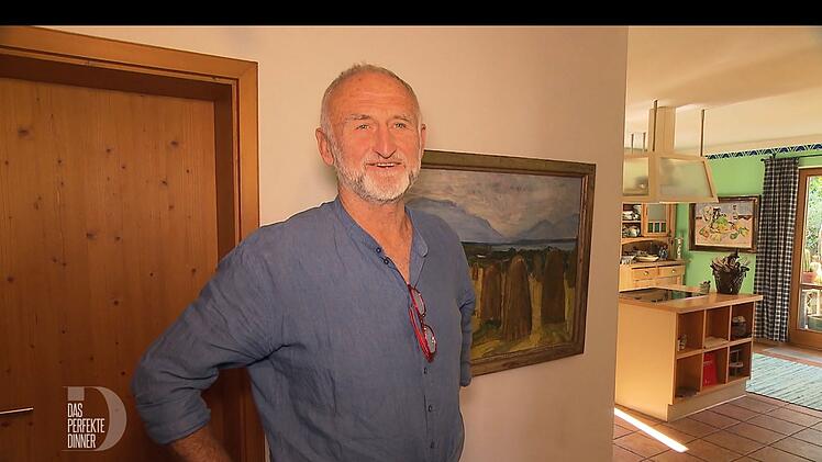 Gastgeber Franz (64) empfängt in seinem schönen Haus in Grassau am Chiemsee.