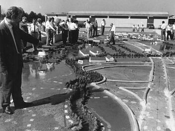 Coburgs Stadträte waren beim zweiten Modellversuch beeindruckt, wie sich ein hundertjähriges Hochwasser ohne Goldbergsee auswirken würde. Fotos: CT-Archiv / Bernd Schmidt