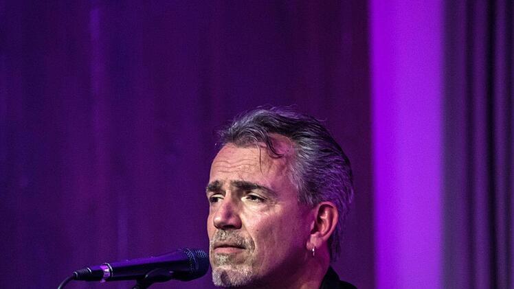 Das Jazul Duo mit Ingolf Burkghardt (Trompete und Flügelhorn) und Roland Cabezas (Gitarre und Gesang)  beeindruckte sein Publikum in Coburg.Foto: Jochen Berger