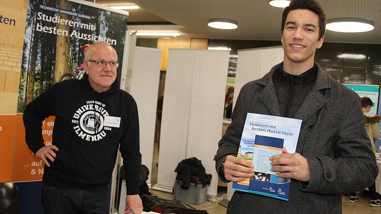 Christoph Schmidt (18) aus Marktschorgast macht 2017 am Markgraf-Georg-Friedrich-Gymnasium Abitur. Er möchte Maschinenbau studieren. Foto: Sonja Adam