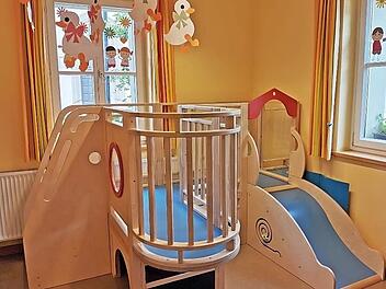 Im Spatzennest wurde eine zweite Ebene zum Spielen und Toben eingerichtet.