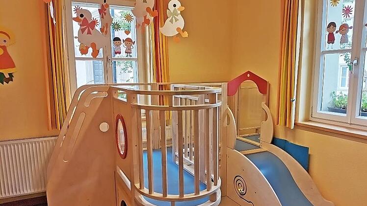 Im Spatzennest wurde eine zweite Ebene zum Spielen und Toben eingerichtet.