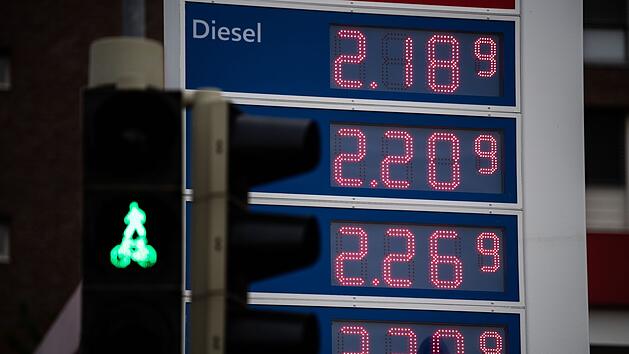 Tankrabatt selbst eingesteckt? Bayern lehnt neue Steuer zur Entlastung der Bürger ab