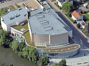 Die Konzert- und Kongresshalle an der Regnitz feiert ihr 20-jähriges Bestehen. Foto: Ronald Rinklef