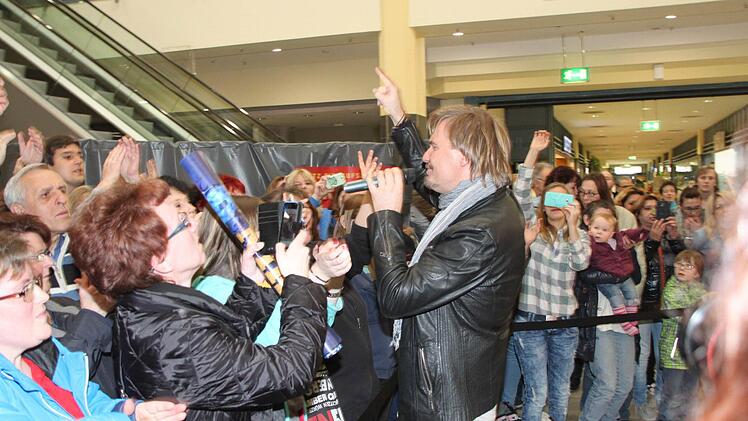 Nik P. am Mittwochabend im "Fritz" in Kulmbach. Foto: Jürgen Gärtner