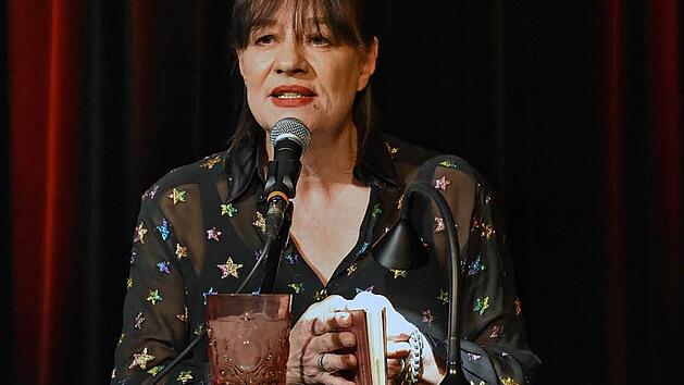 Ulla Meinecke erfasst menschliche Schw&auml;chen, Gl&uuml;ckseligkeiten und kann die Gef&uuml;hlswelten der Frauen gut vermitteln.