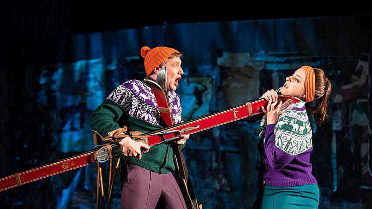 "Neues vom Tage": Szene aus der Coburger Erstaufführung von Paul Hindemiths Oper am Landestheater.Foto: Sebastian Buff