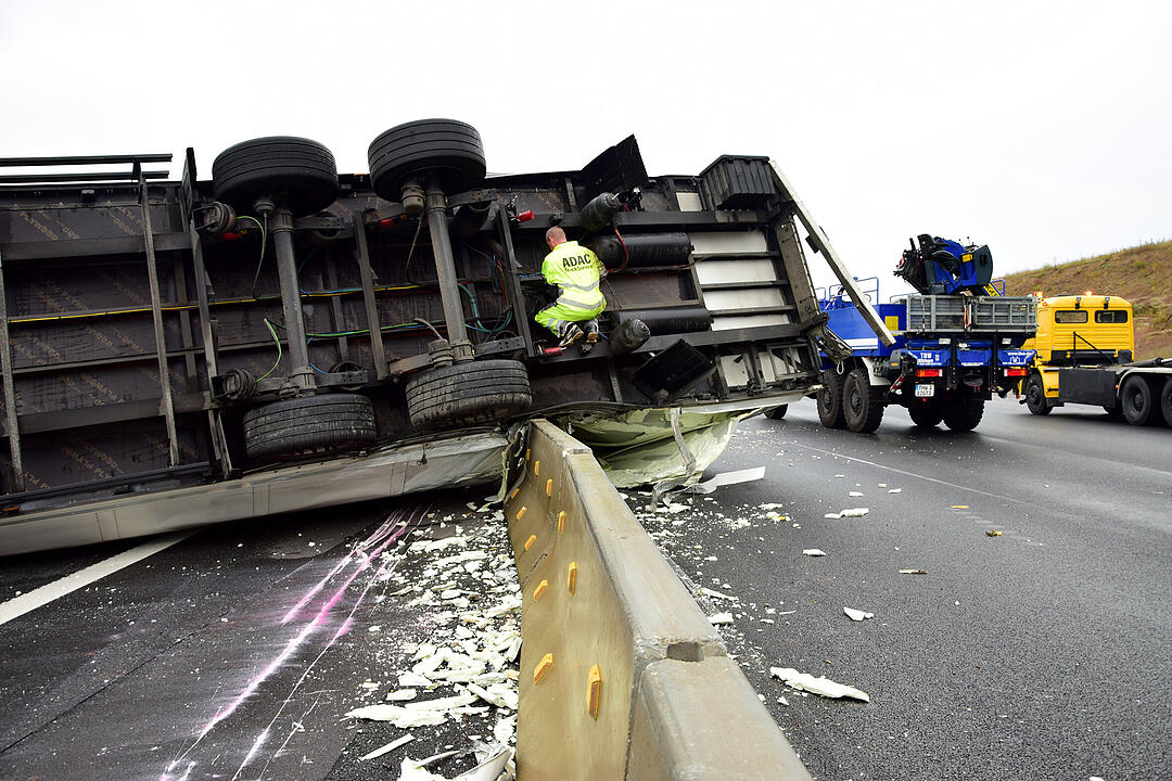 Umgekippter Lkw A3 bei Geiselwind