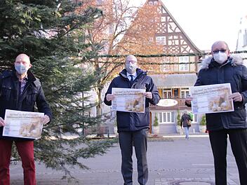 Ralf Ludewig (von links), Oberbürgermeister Dirk Vogel und Klaus Bollwein wollen die Geschäfte während des Lockdowns  mit dem Weihnachtsgewinnspiel "Ich kauf' in Bad Kissingen" unterstützen. Benedikt Borst