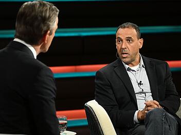 "Wir mussten um alles betteln", erklärt Eli Sharibi bei Markus Lanz von seiner Zeit als Hamas-Geisel.