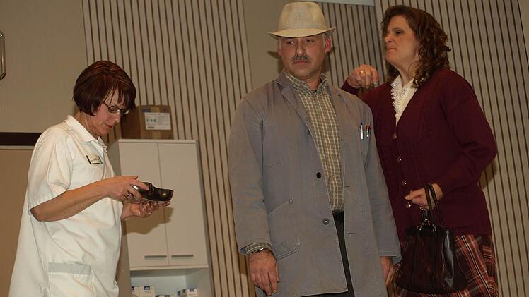 Die Komödie "Gute Besdserung" mit der Theatergruppe des TSV Oerlenbach. Foto: Stefan Geiger