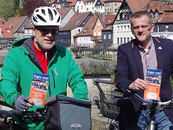 ADFV-Kreisvorsitzender Michael Kestel (l.) und Markus Franz, Geschäftsführer Frankenwaldtourismus, freuen sich auf viele Radtouren in diesem Jahr. Foto: Heike Schülein