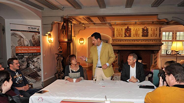 Herrmann Freiherr von Rotenhan bei der Vorstellung des Programms im Rahmen einer Pressekonferenz am Freitag in den Schloss-Räumlichkeiten.  Foto: Helmut Ölschlegel