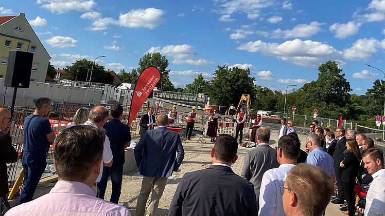 Forchheim: Grundsteinlegung für die "StattHäuser" - 41 Wohneinheiten mit Tiefgarage entstehen