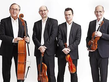 Das Bamberger Streichquartett mit Milos Petrovic, Andreas Lucke, Violinen, Branko Kabadaic, Viola und Karlheinz Busch, Violoncello.