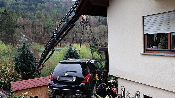 Seniorin erfasst spielende Kinder im Kreis Miltenberg mit Auto