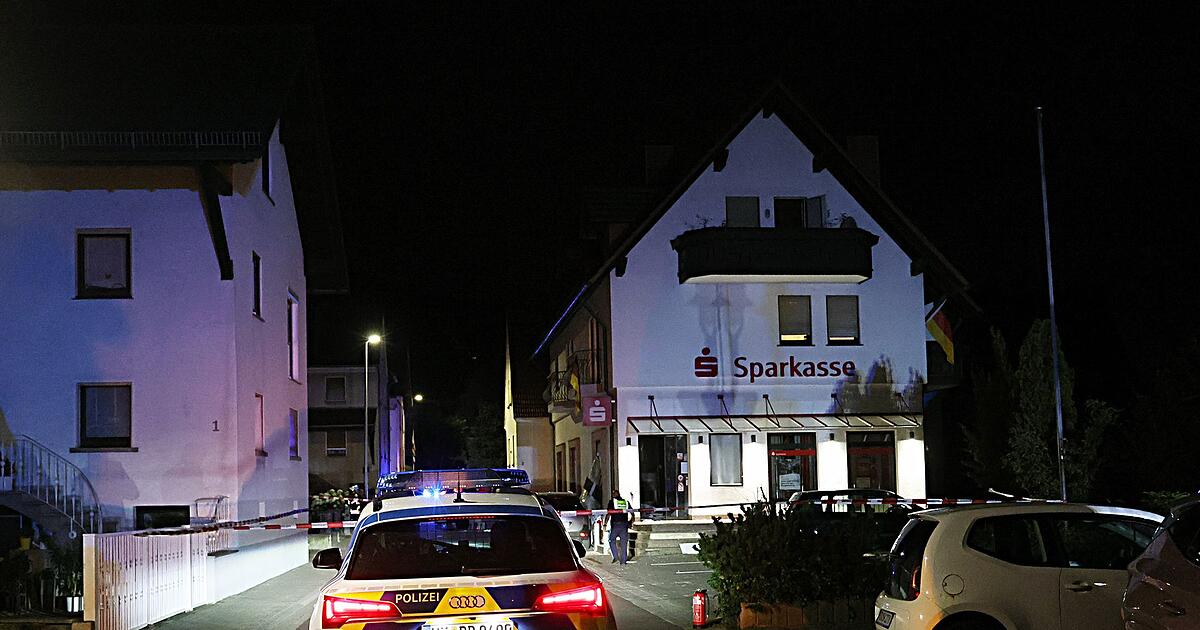 Aschaffenburg District: Sparkasse ATM blown up - | Perpetrators flee