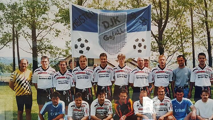 Diese Truppe wurde in der Saison 1994/95 Meister der C-Klasse 22. Foto: Archiv DJK Gefäll
