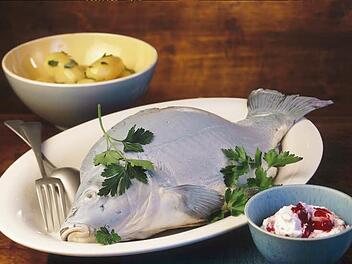 Die Restaurants bieten verschiedene Karpfengerichte an. Symbolbild: Fisch-Informationszentrum e.V.