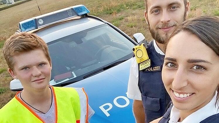 Beim Einsatz von Jobentdecker Lasse bei der Polizeiinspektion Haßfurt durfte natürlich eine Fahrt im Streifenwagen nicht fehlen.
